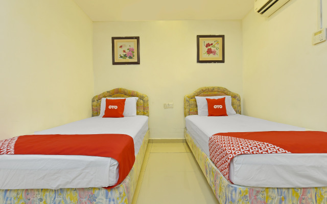 Super OYO 90494 Sam Huat Hotel