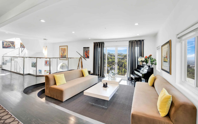 Pacific View by Avantstay Original Artist's Home