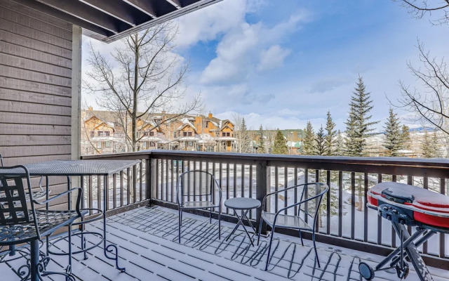 Ski-in/ski-out Granby Ranch Condo w/ Pool Access