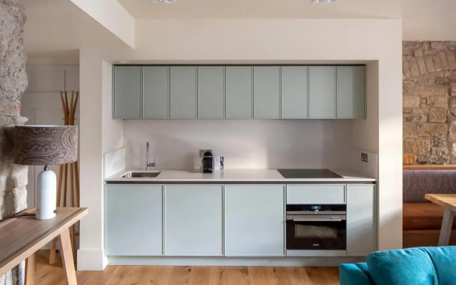 Cheval Abbey Strand Apartments, at Holyrood