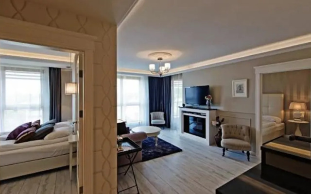 Flatinfo Aura Szafarnia