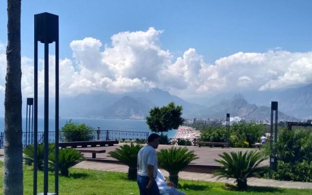 MOURAT Holiday Apartment Flat Furnished House Cheap Sleeping Rooms