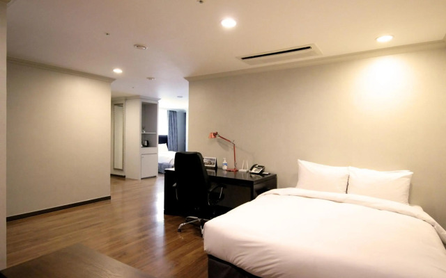 Ramada Hotels & Suites Seoul Namdaemun