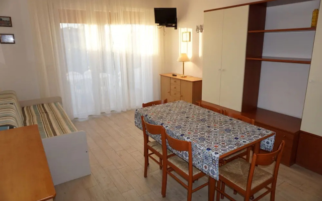 Cozy Villa With Private Garden-beahost