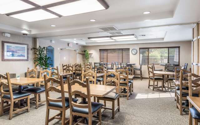 Red Lion Inn & Suites Goodyear Phoenix