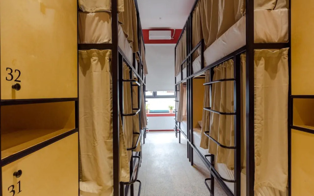 Back2Me - Hostel