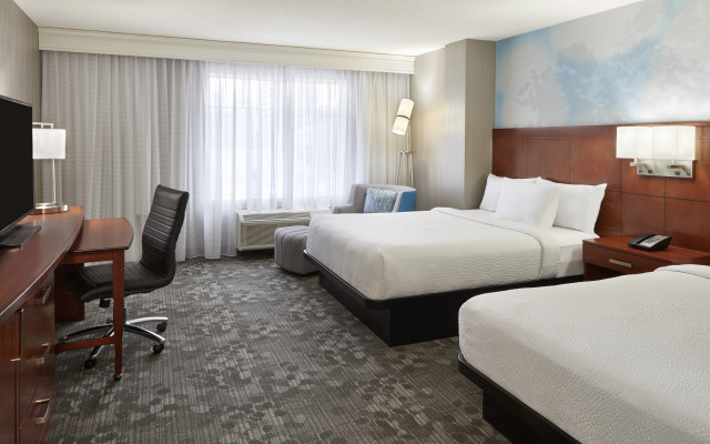 Courtyard by Marriott Downtown Ottawa
