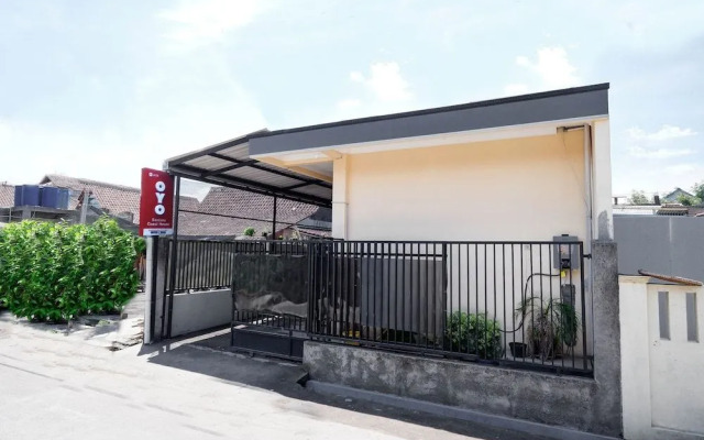 Oyo 2258 Santana Guest House