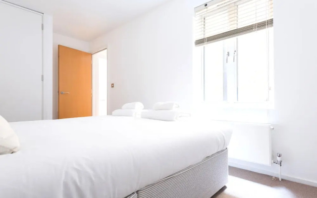 Platinum Apartment Near Westminster 9982