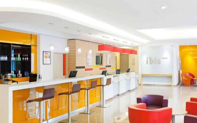 Ibis Ningbo Qianhu Plaza Hotel