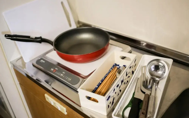 Grand Court Namba 402