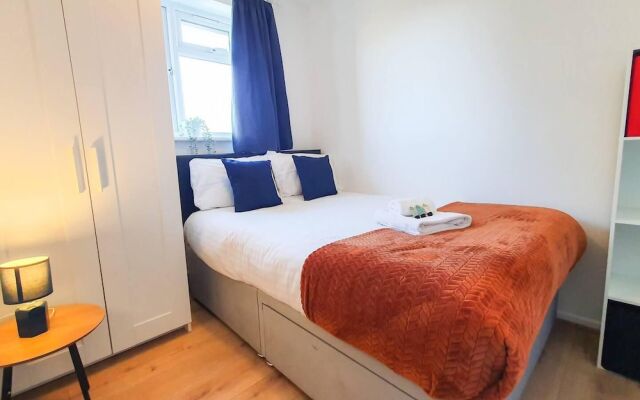 Impeccable 4-bed House in Cheltenham