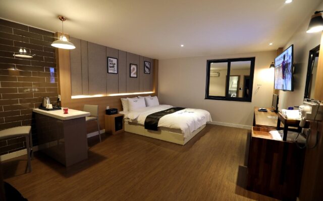Two Heart Hotel