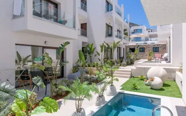 Mika Villas & Suites