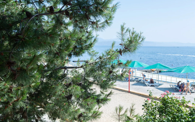 Морской Уголок