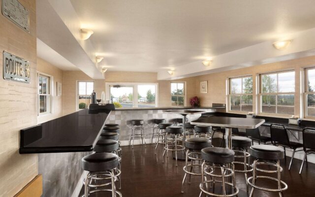 Kings House Motor Hotel