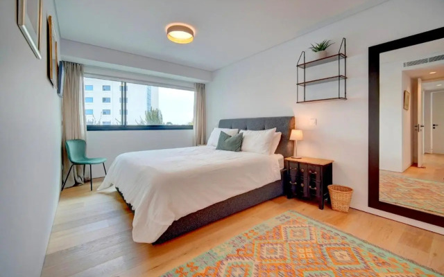 Mirabilis Apartments - LX Living