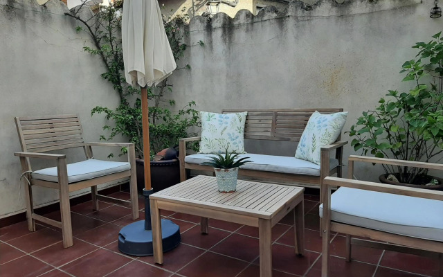 Casa con patio y chimenea en Piedralaves