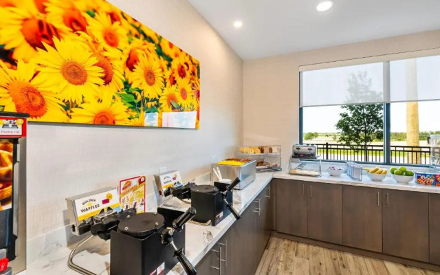 Comfort Inn & Suites