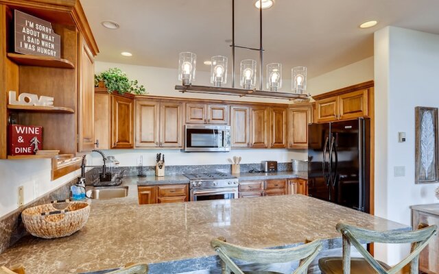 28953 Cathedral City - 5 Br Home
