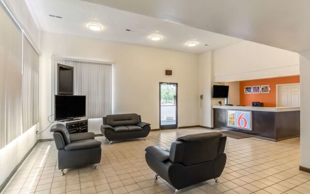 Motel 6 Durham