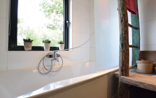 Posh Villa in Durbuy with Hot Tub, Whirlpool