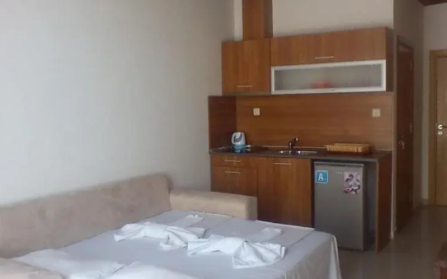 Pacific 3 Apartments