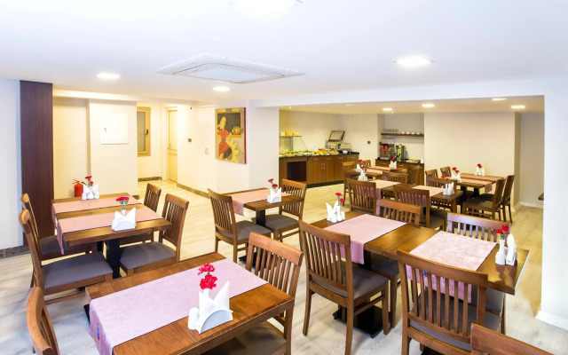 Perla Arya Hotel