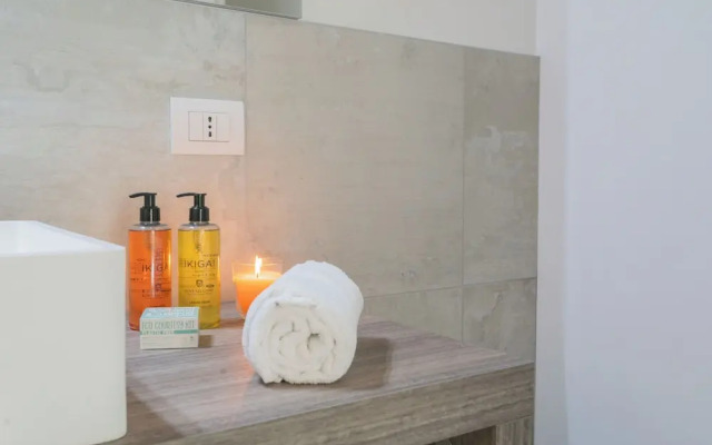 Blooms by the Lake by Rent all Como