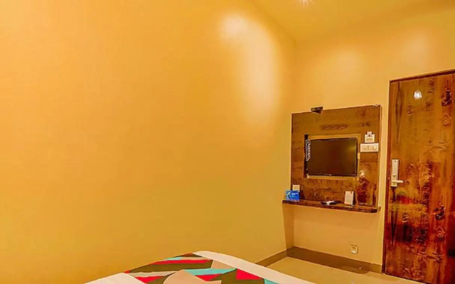 Fabexpress Gateway Inn