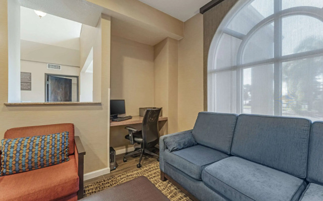 Comfort Inn Lathrop - Stockton Airport