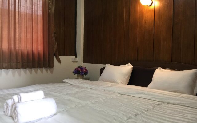 Phrasing Guesthouse