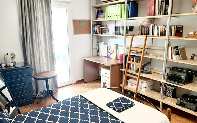 Large terrace apartment near city centre