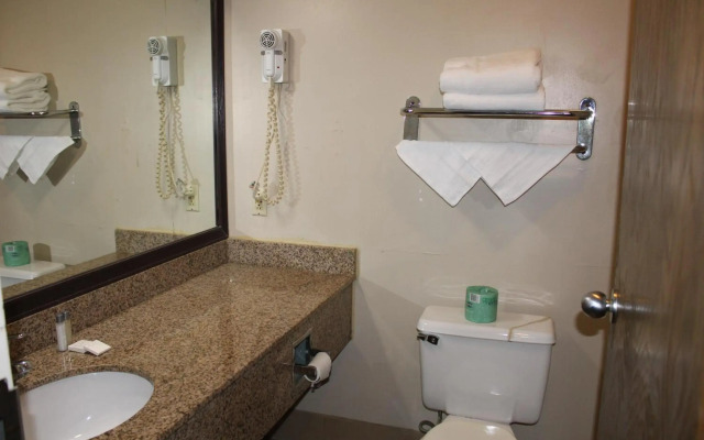 APM Inn and Suites