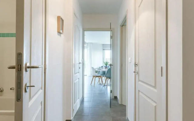 Bright Apartment With Large and Sunny Garden