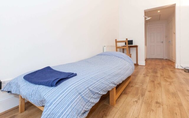 Bright Studio Apartment in Fountainbridge