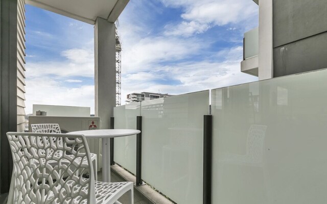 QV Ultra Modern Harbour Apartment - 856