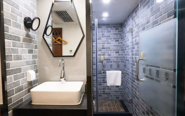 Nostalgia Hotel（Beijing Tiananmen Square & Qianmen Subway Station）