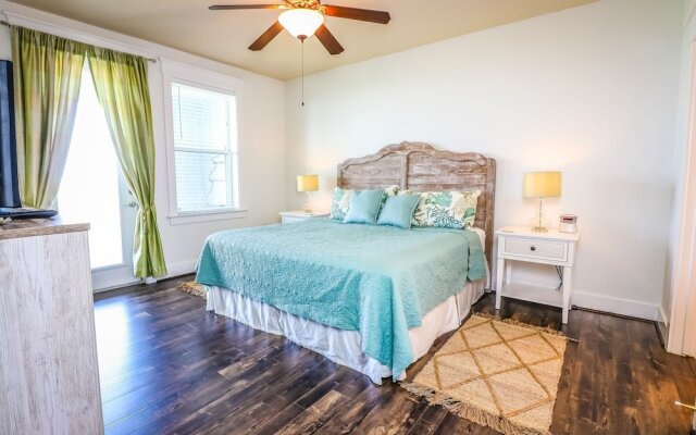 Pelican Pointe 2 Bedroom Condo