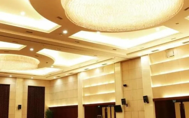 Yulong International Hotel