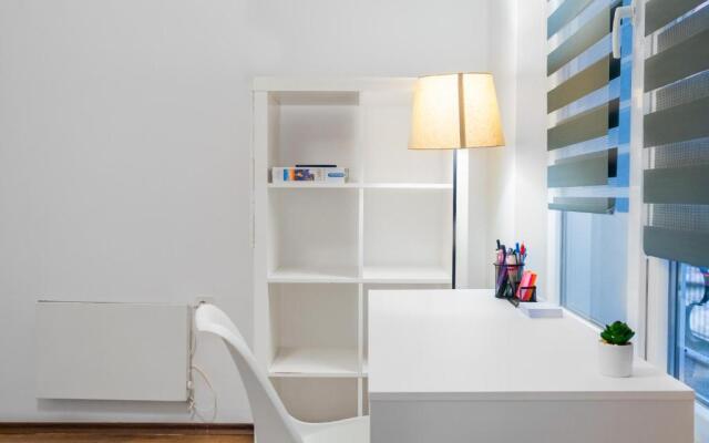 Cute&Cozy 2BD Flat with Balcony