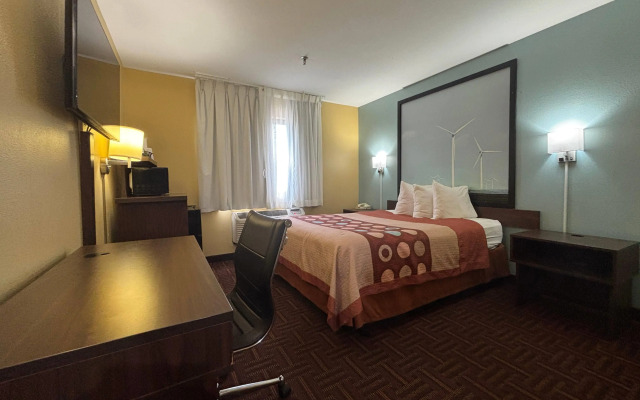 Super 8 by Wyndham Peoria