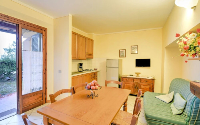 Panoramic Apartment with Communal Pool And Private Garden