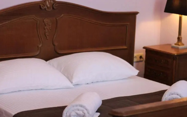 Patefon Rooms