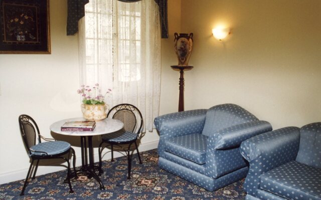 Merton Manor Exclusive Bed And Breakfast