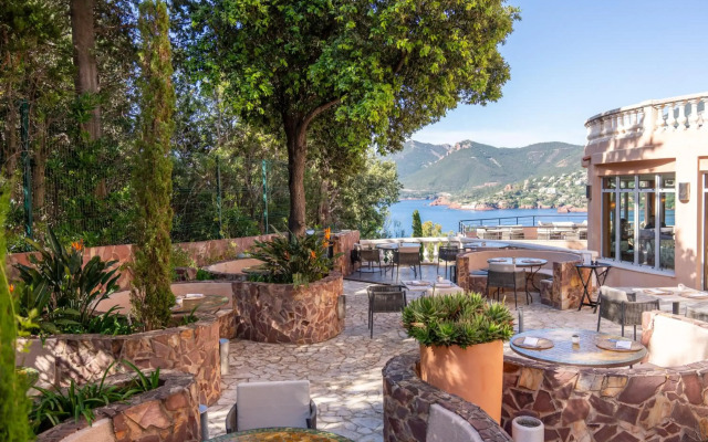 Tiara Yaktsa Cote d’Azur
