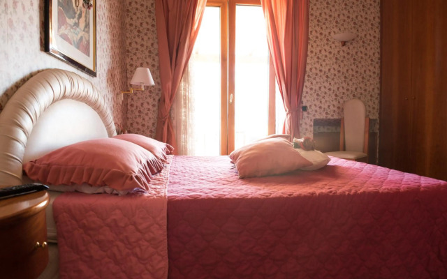 Viale Villa Arianna, 8