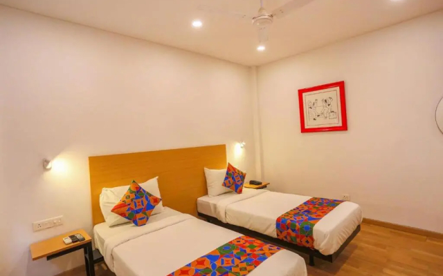 F9 Paschim Vihar by Fabhotel