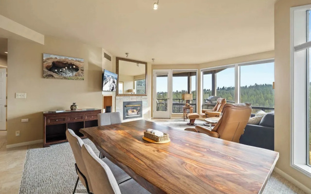 Riverview Retreat Picturesque 2 BDR in Resort!