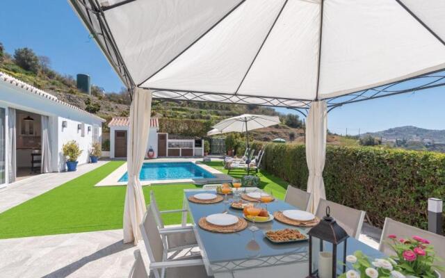 Cortijo Entre Pueblos Competa by Ruralidays